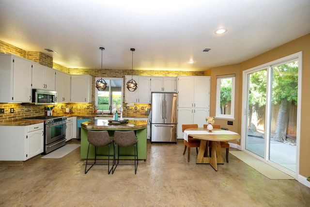 227 Van Dyken Way, Ripon, CA 95366