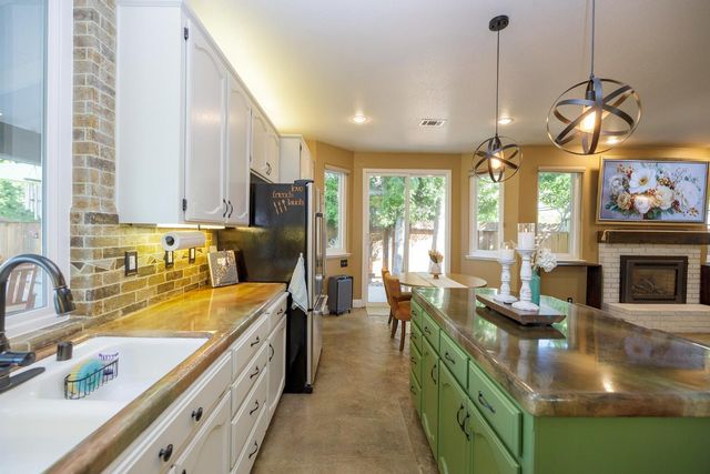 227 Van Dyken Way, Ripon, CA 95366