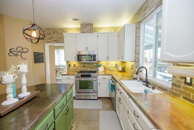 227 Van Dyken Way, Ripon, CA 95366