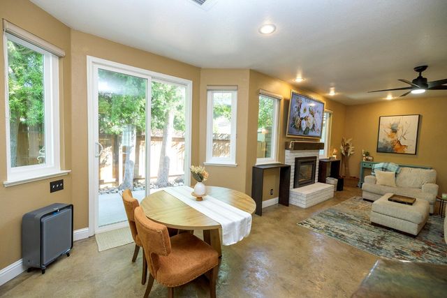 227 Van Dyken Way, Ripon, CA 95366