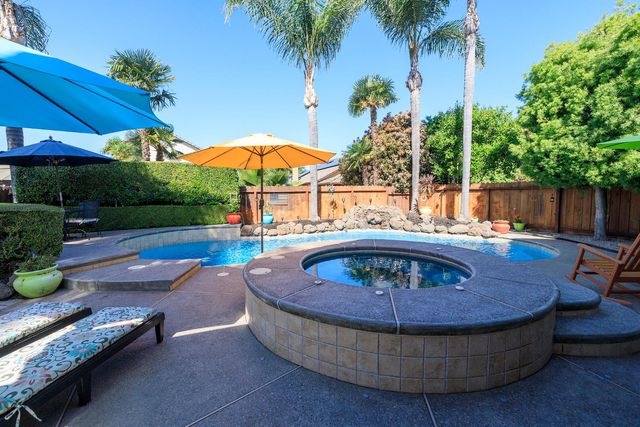 227 Van Dyken Way, Ripon, CA 95366