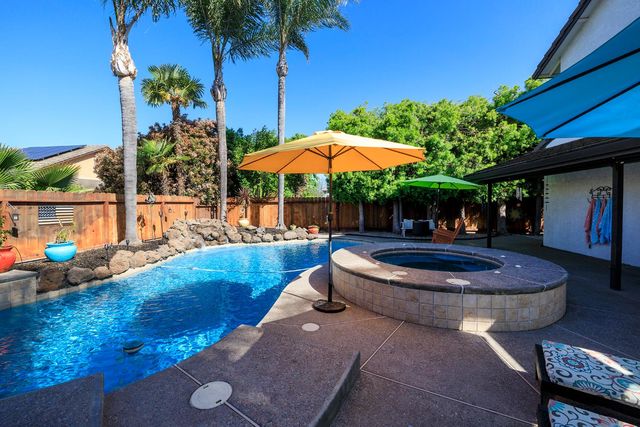 227 Van Dyken Way, Ripon, CA 95366