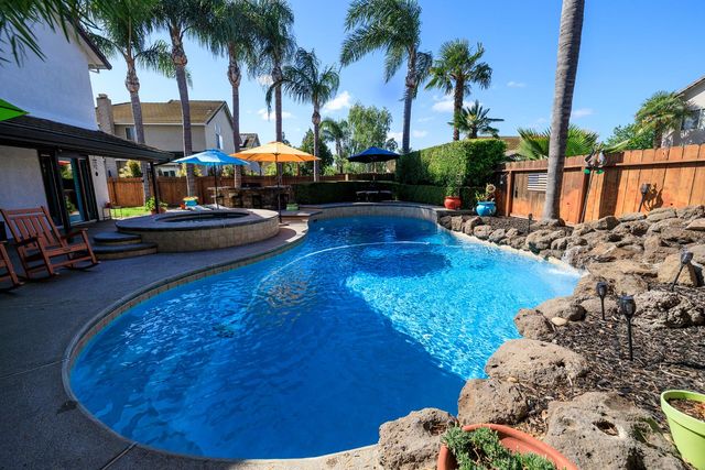 227 Van Dyken Way, Ripon, CA 95366