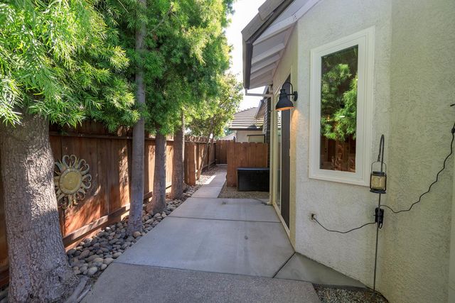 227 Van Dyken Way, Ripon, CA 95366