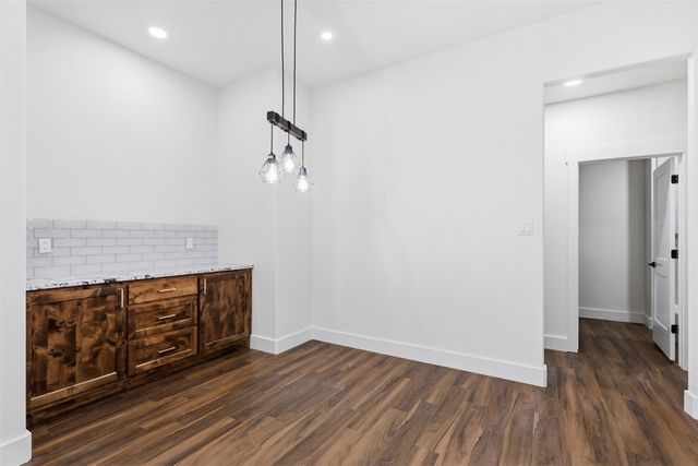1413 Ridgeview Circle, Granbury, TX 76048