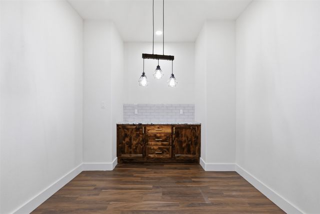 1413 Ridgeview Circle, Granbury, TX 76048