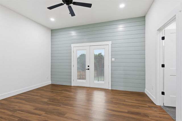1413 Ridgeview Circle, Granbury, TX 76048