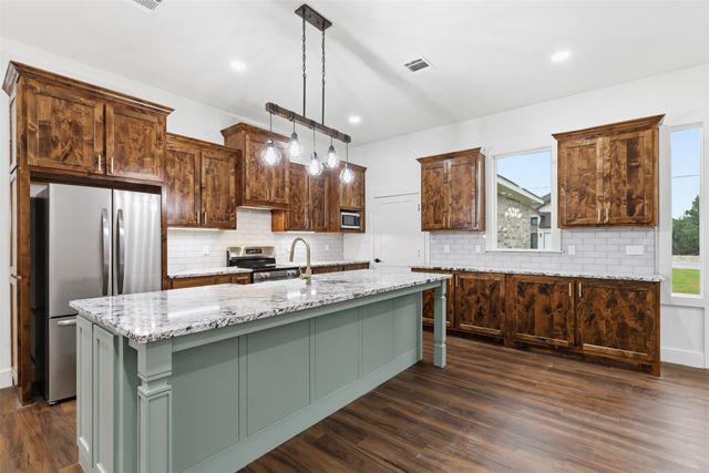 1413 Ridgeview Circle, Granbury, TX 76048