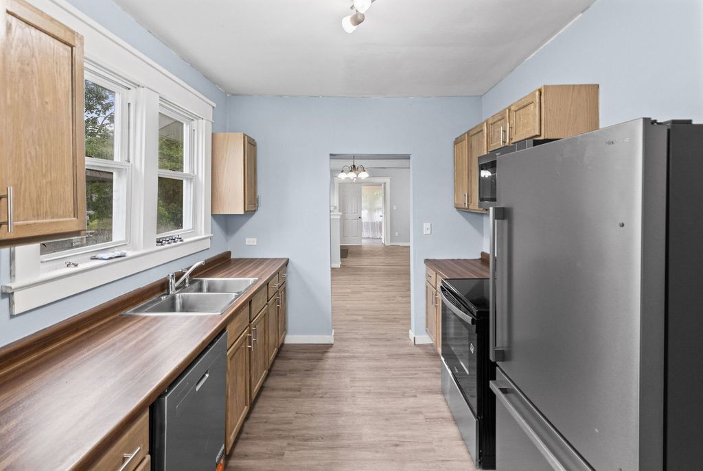 Image 22 of property listing at 518 Cedar Street, Centralia, IL 62801