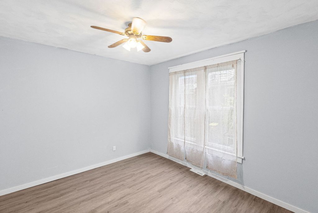 Image 24 of property listing at 518 Cedar Street, Centralia, IL 62801