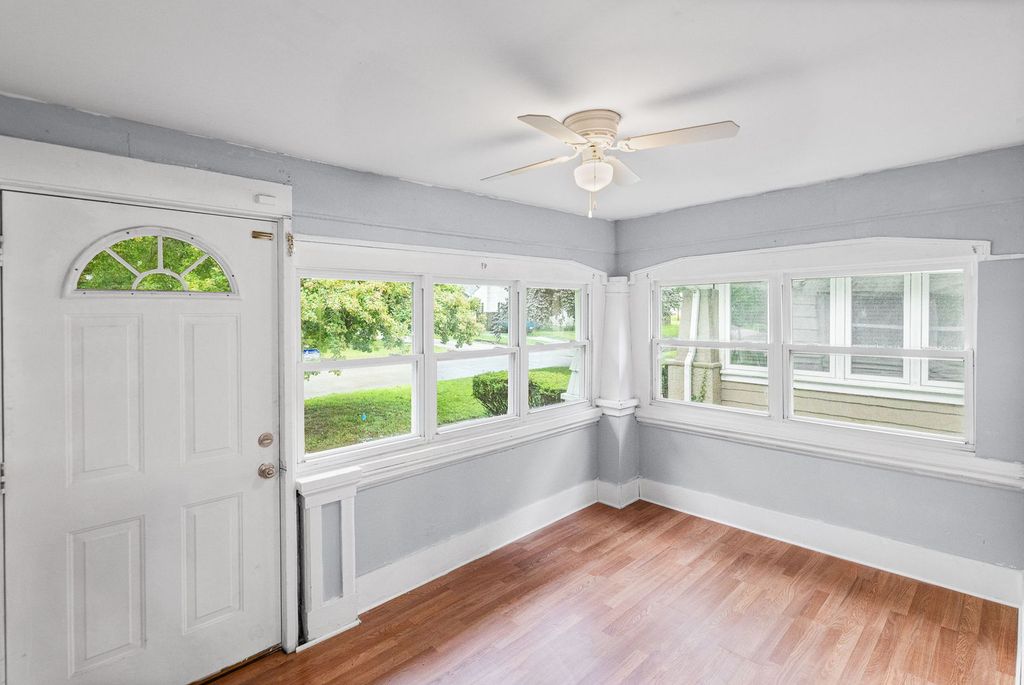 Image 7 of property listing at 518 Cedar Street, Centralia, IL 62801