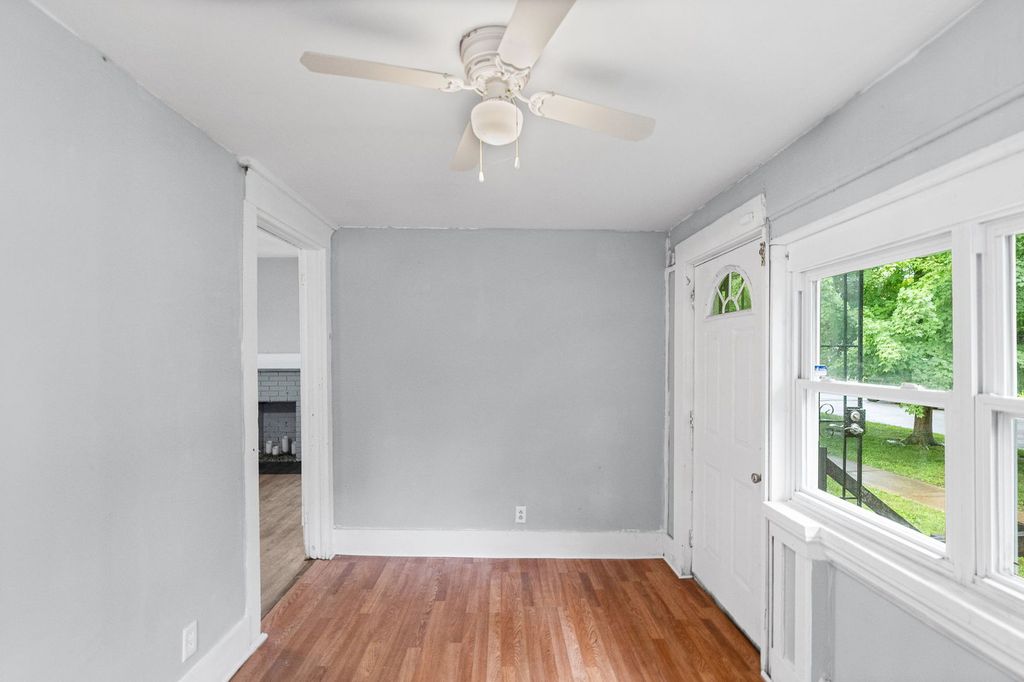 Image 9 of property listing at 518 Cedar Street, Centralia, IL 62801