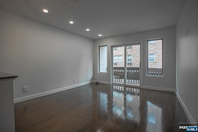 31 Fairmount Avenue 6A, Hackensack, NJ 07601
