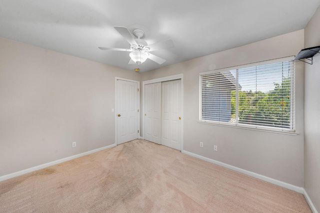 5504 Coronawood Ln, Carmichael, CA 95608