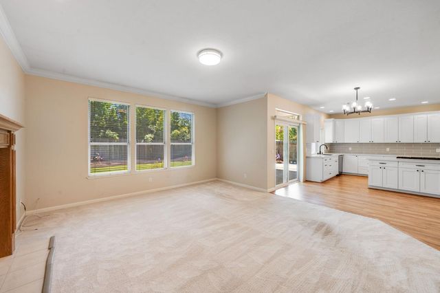 5504 Coronawood Ln, Carmichael, CA 95608