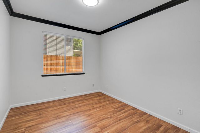5504 Coronawood Ln, Carmichael, CA 95608