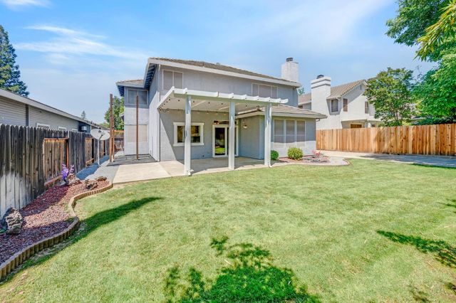 5504 Coronawood Ln, Carmichael, CA 95608