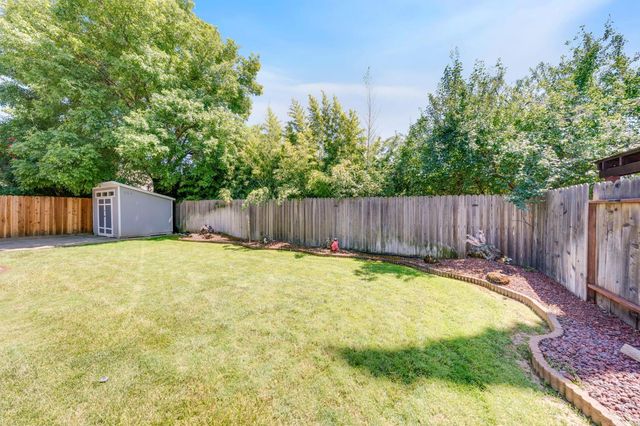 5504 Coronawood Ln, Carmichael, CA 95608