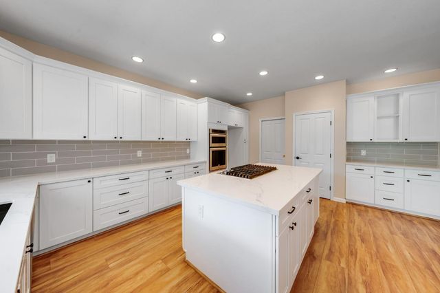 5504 Coronawood Ln, Carmichael, CA 95608