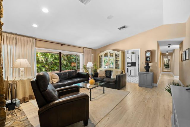 8730 Lake Dasha Terrace, Plantation, FL 33324