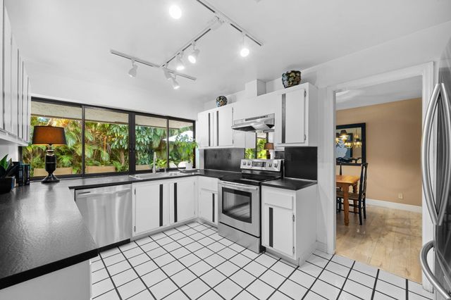 8730 Lake Dasha Terrace, Plantation, FL 33324