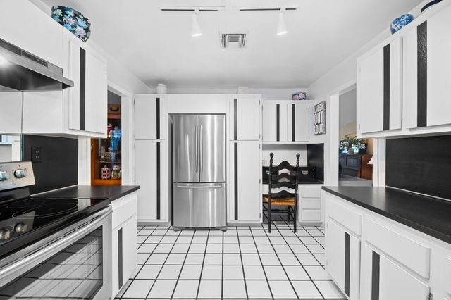 8730 Lake Dasha Terrace, Plantation, FL 33324