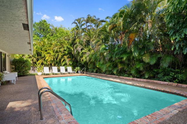 8730 Lake Dasha Terrace, Plantation, FL 33324