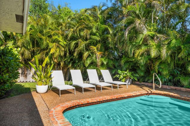 8730 Lake Dasha Terrace, Plantation, FL 33324