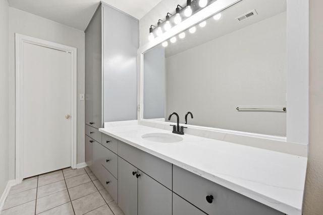 2514 Howellwood WAY B, Austin, TX 78748