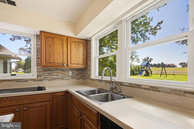 2621 BRADDOCK RD, Mount Airy, MD 21771