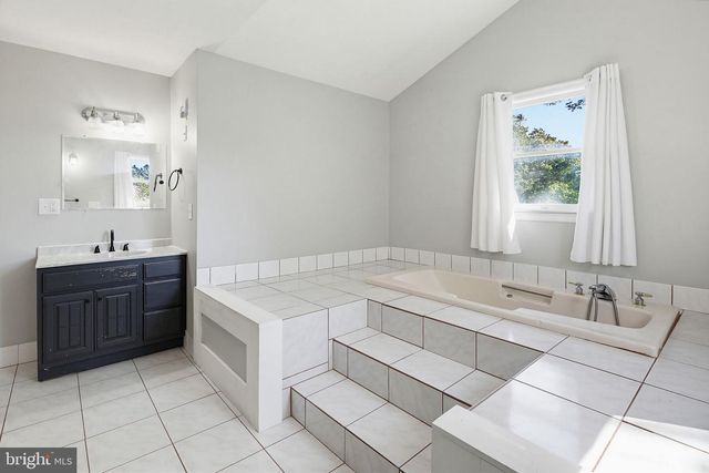 2621 BRADDOCK RD, Mount Airy, MD 21771