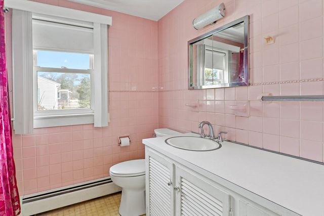 404 Sandwich Road, Falmouth, MA 02536