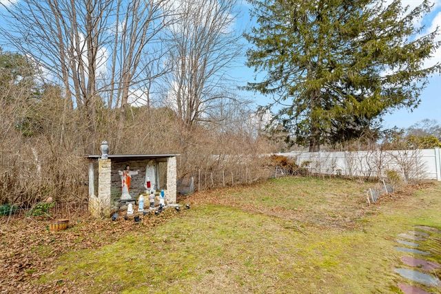 404 Sandwich Road, Falmouth, MA 02536