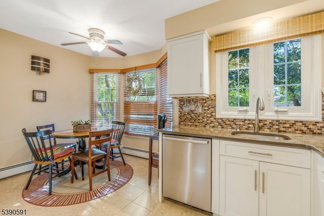 15 Dexter Dr N, Bernards Twp., NJ 07920