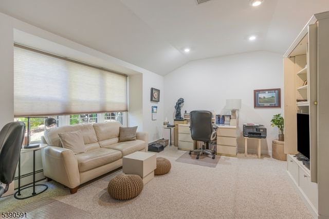 15 Dexter Dr N, Bernards Twp., NJ 07920