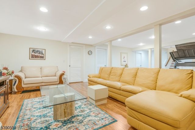 15 Dexter Dr N, Bernards Twp., NJ 07920