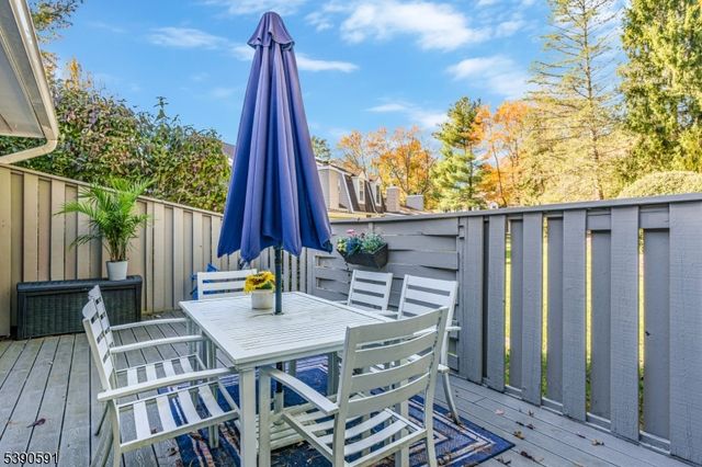 15 Dexter Dr N, Bernards Twp., NJ 07920