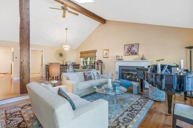 15 Dexter Dr N, Bernards Twp., NJ 07920