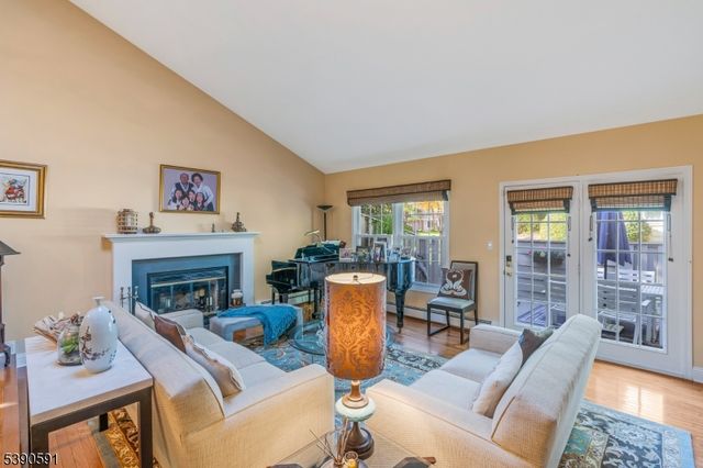 15 Dexter Dr N, Bernards Twp., NJ 07920