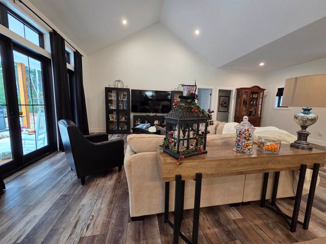 123 Oxbow Lane, Conway, NH 03818