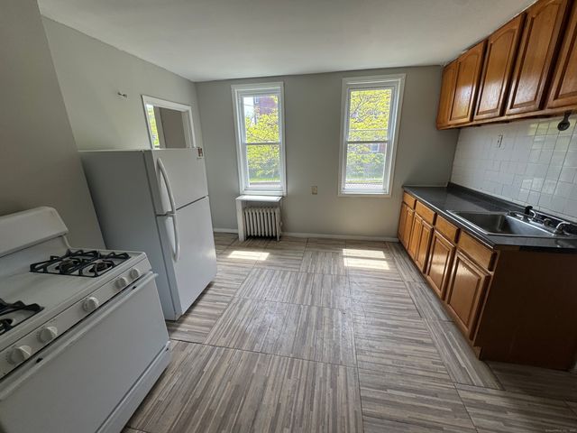 143 Putnam Street, Hartford, CT 06106