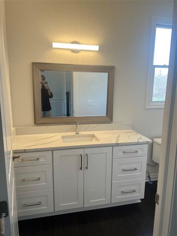 47443 Verona Ct, Plymouth Charter Township, MI 48170