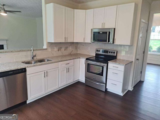 965 S trotters farm Road, Fairburn, GA 30213