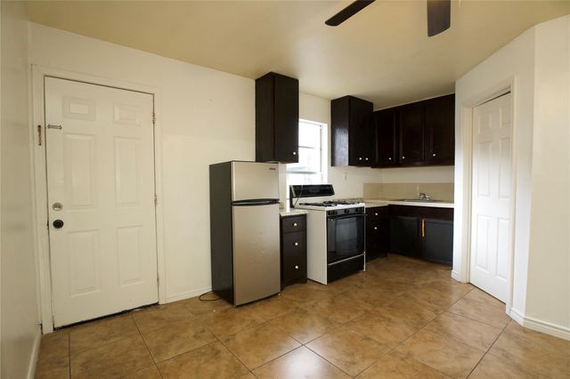 6741 Avenue E, Houston, TX 77011