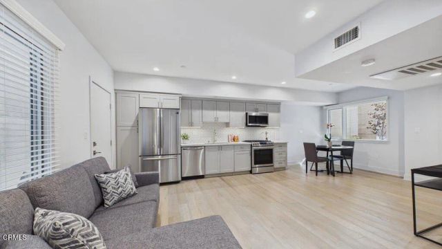 137 S Wilson Avenue 106, Pasadena, CA 91106
