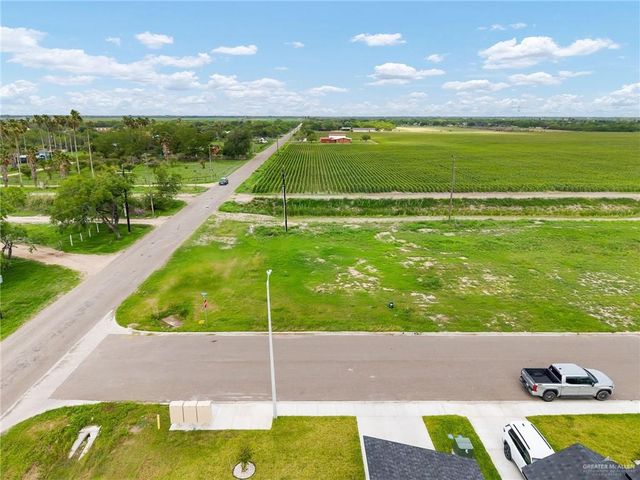 437 N Leon Avenue, Elsa, TX 78543