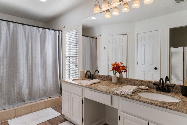 7518 Bayview Drive, Rowlett, TX 75088