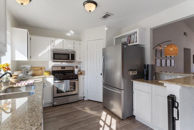 7518 Bayview Drive, Rowlett, TX 75088