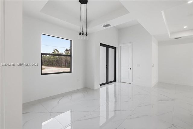 1032 CANDLELIGHT DR, Other City - In The State Of Florida, FL 33974