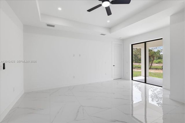 1032 CANDLELIGHT DR, Other City - In The State Of Florida, FL 33974